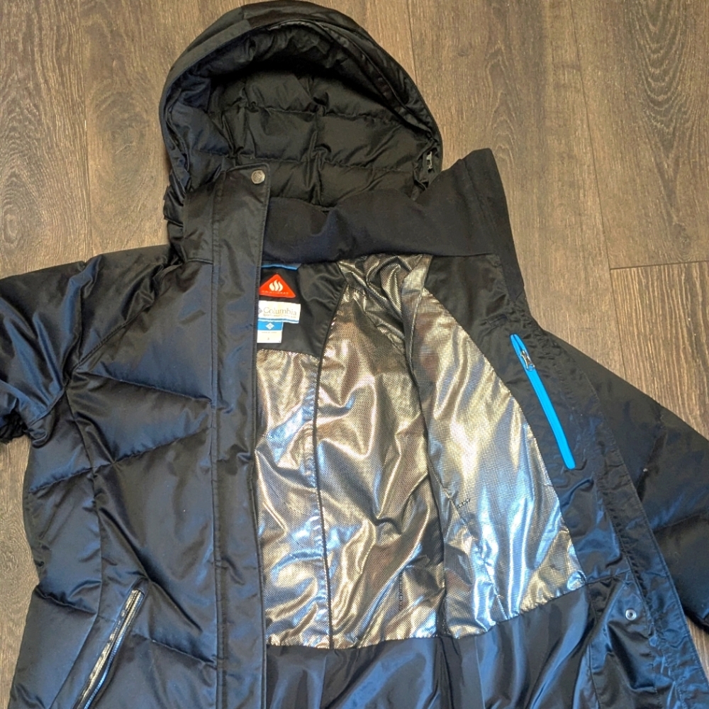Women's Columbia Black Hooded Winter Snow/Ski Jacket- Small